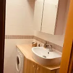 Luxury 4-bedroom In Centre - Self-check In & Fast Wifi Apartman Varsó