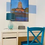 Apartman Luxury 4-bedroom In Centre - Self-check In & Fast Wifi *