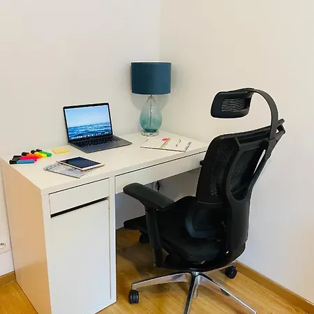 דירה Luxury 4-bedroom In Centre - Self-check In & Fast Wifi ורשה