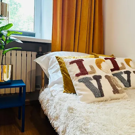 Luxury 4-bedroom In Centre - Self-check In & Fast Wifi Varsó