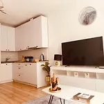 Luxury 4-bedroom In Centre - Self-check In & Fast Wifi شقة وارسو