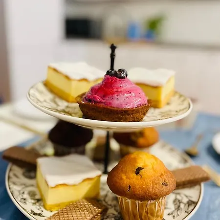 Luxury 4-bedroom In Centre - Self-check In & Fast Wifi *