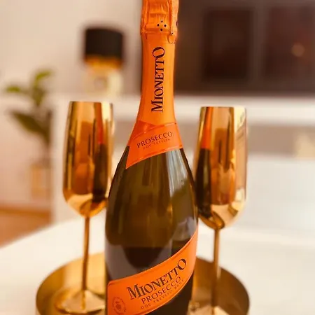 Apartment Luxury 4-bedroom In Centre - Self-check In & Fast Wifi *