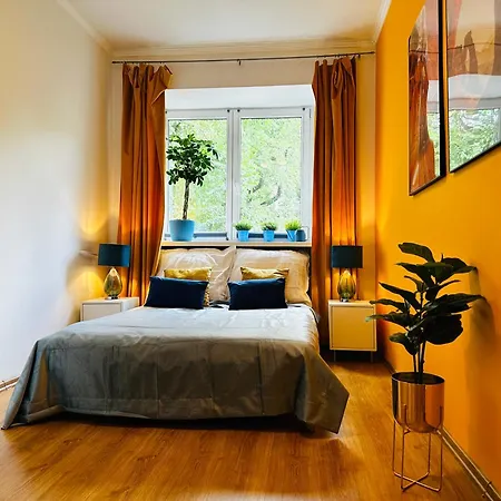 Luxury 4-bedroom In Centre - Self-check In & Fast Wifi Apartment Warsaw