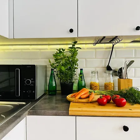 Luxury 4-bedroom In Centre - Self-check In & Fast Wifi Warsaw