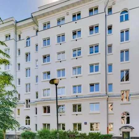 Luxury 4-bedroom In Centre - Self-check In & Fast Wifi *