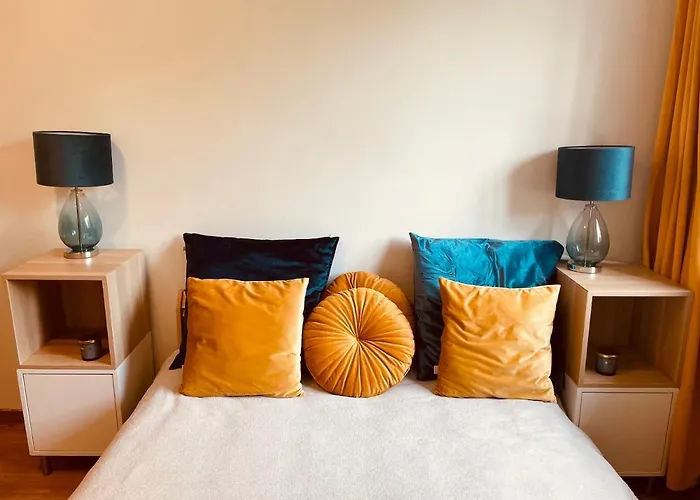 Luxury 4-bedroom In Centre - Self-check In & Fast Wifi Lejlighed Warszawa