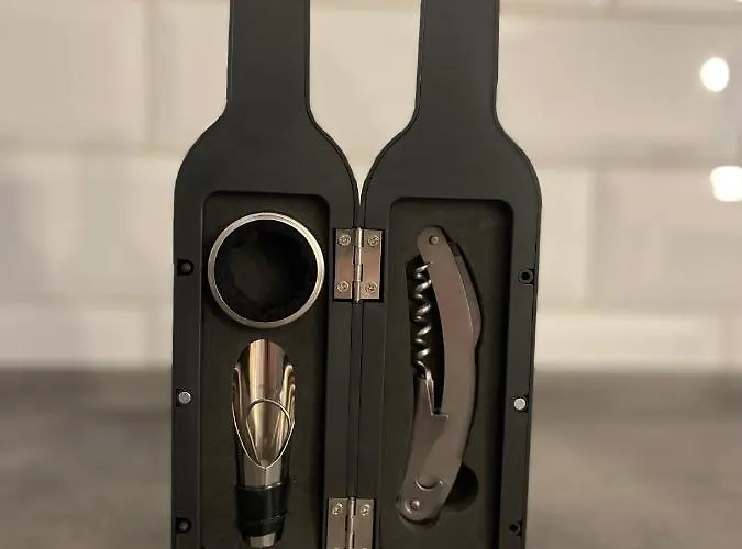 Lejlighed Luxury 4-bedroom In Centre - Self-check In & Fast Wifi Warszawa