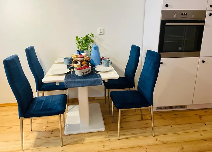 Luxury 4-bedroom In Centre - Self-check In & Fast Wifi *