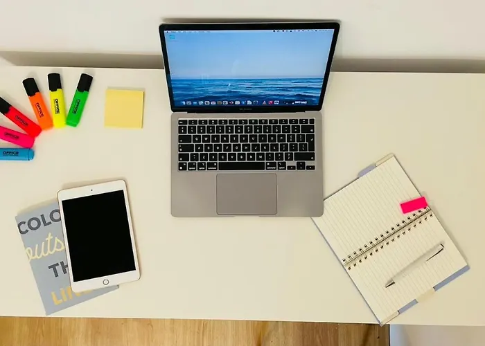 Luxury 4-bedroom In Centre - Self-check In & Fast Wifi Lejlighed Warszawa