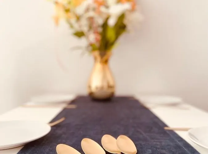 Luxury 4-bedroom In Centre - Self-check In & Fast Wifi