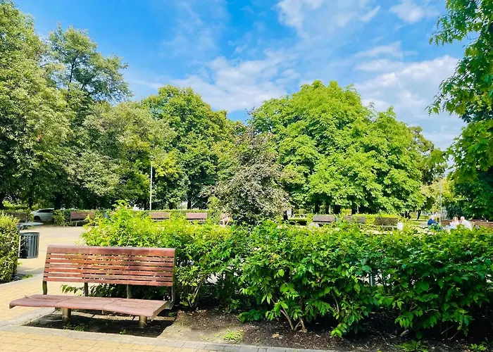 Apartment Luxury 4-bedroom In Centre - Self-check In & Fast Wifi Warsaw