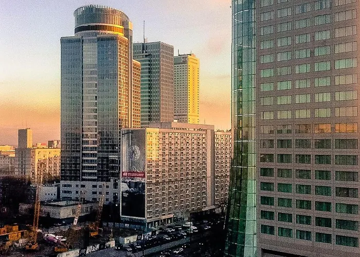 Luxury 4-bedroom In Centre - Self-check In & Fast Wifi * Warsaw