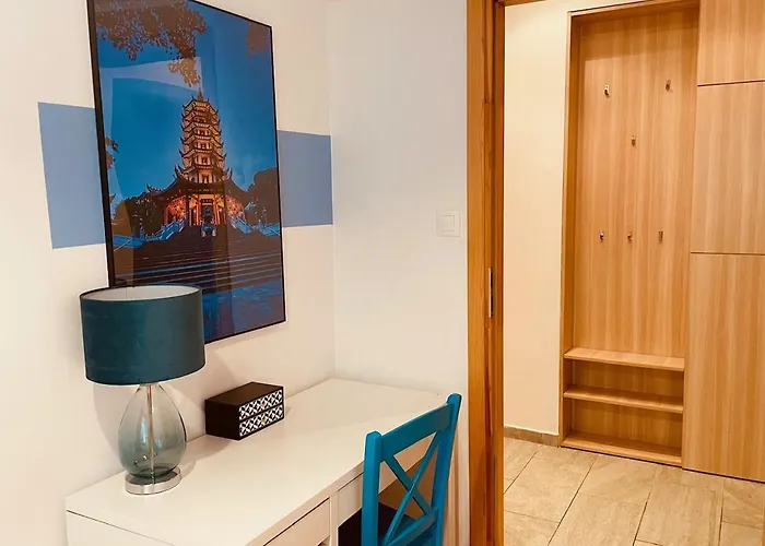 Luxury 4-bedroom In Centre - Self-check In & Fast Wifi Lejlighed *