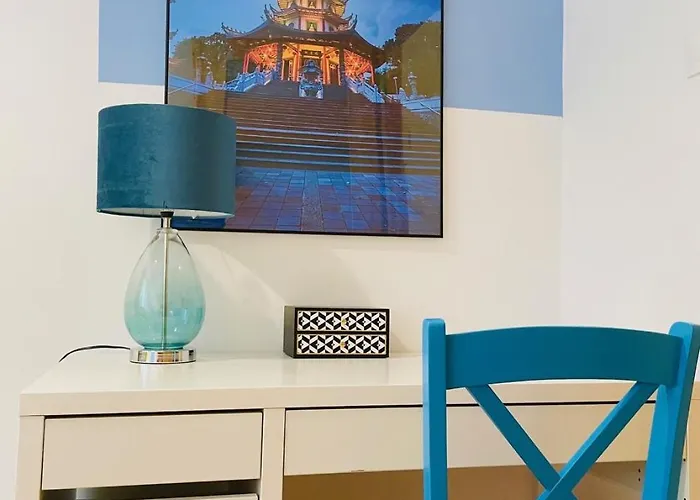 Lejlighed Luxury 4-bedroom In Centre - Self-check In & Fast Wifi *