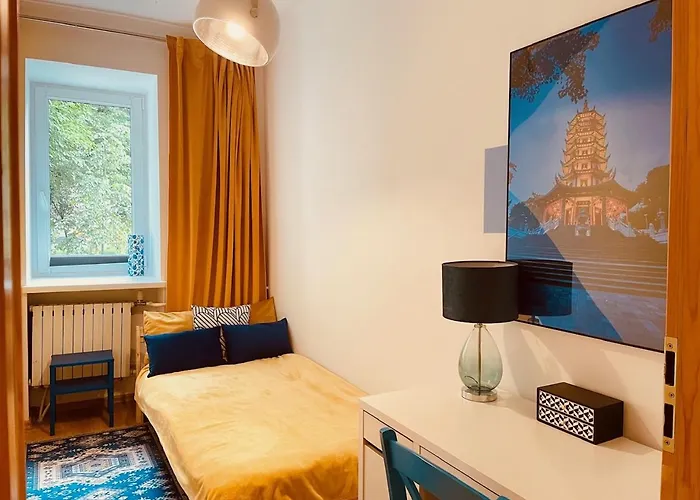 Luxury 4-bedroom In Centre - Self-check In & Fast Wifi * Warsaw