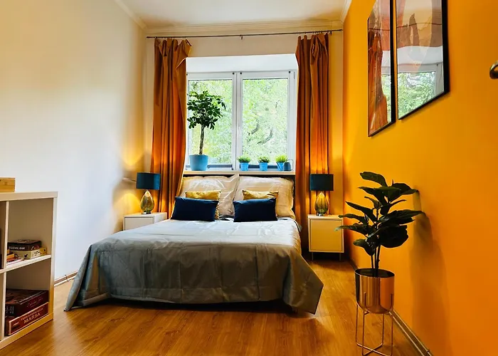 Luxury 4-bedroom In Centre - Self-check In & Fast Wifi Lejlighed Warszawa
