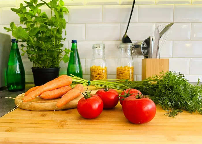 Luxury 4-bedroom In Centre - Self-check In & Fast Wifi Warszawa