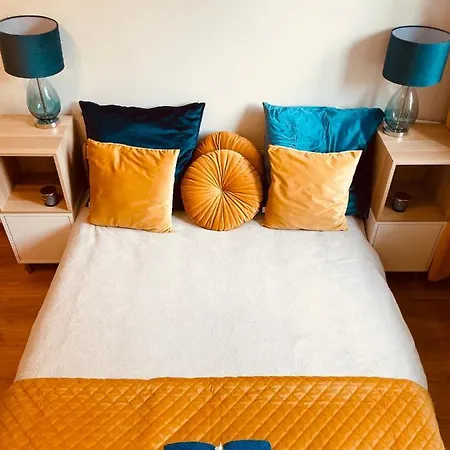 Luxury 4-bedroom In Centre - Self-check In & Fast Wifi *