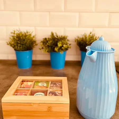 Luxury 4-bedroom In Centre - Self-check In & Fast Wifi Lägenhet