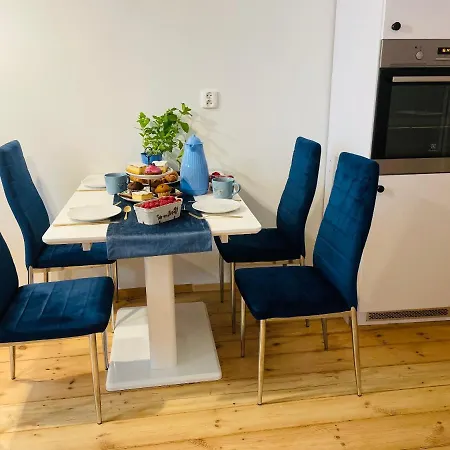 Luxury 4-bedroom In Centre - Self-check In & Fast Wifi *