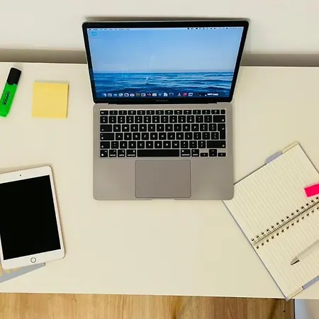 Luxury 4-bedroom In Centre - Self-check In & Fast Wifi Lägenhet Warszawa