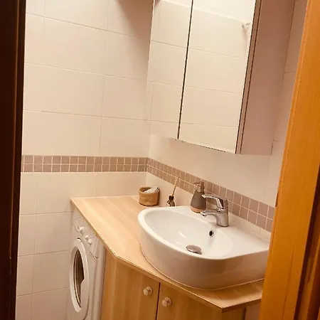 Luxury 4-bedroom In Centre - Self-check In & Fast Wifi Lägenhet Warszawa