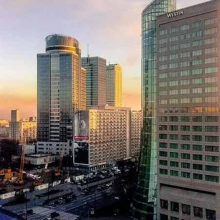 Luxury 4-bedroom In Centre - Self-check In & Fast Wifi * Warszawa