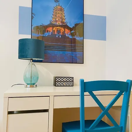 Lägenhet Luxury 4-bedroom In Centre - Self-check In & Fast Wifi *