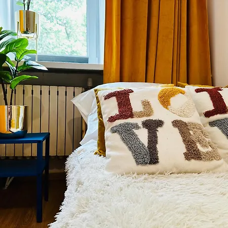 Apartment Luxury 4-bedroom In Centre - Self-check In & Fast Wifi